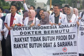 Kemenkes lepas 18 dokter internsip ke Lambar
