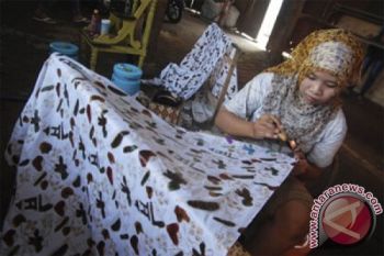 Gubernur: Asn Pemprov Jateng Geliatkan Industri Batik-lurik