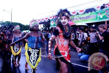 Hujan Deras Warnai Kirab Budaya Pemuda Nusantara 