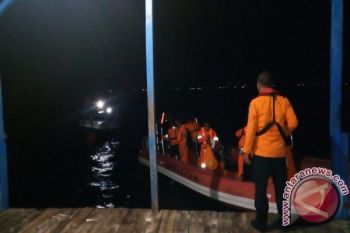 Basarnas Kendari Evakuasi Perahu Peserta "fishing Tournament"