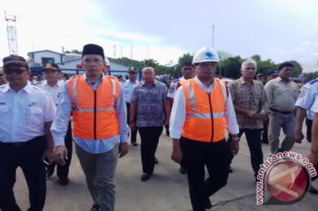 Menhub Akan Buka Layanan Penyeberangan Lombok-Surabaya 