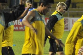 Rekor Kemenangan Kandang Semen Padang Berhasil Dipatahkan Arema Cronus
