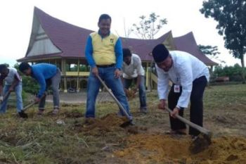 Pemerintah Kampar Perindah Balai Adat Dengan Taman