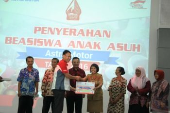 Astra Honda Jateng Berikan Beasiswa pada 75 Murid SD