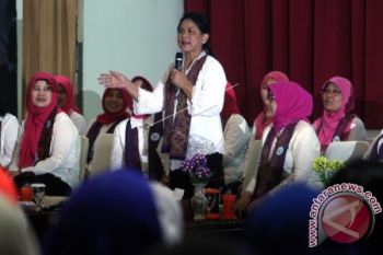 Ibu Negara Dengarkan Pengalaman Pelajar Pemakai Narkoba