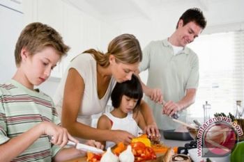 Wah! Memasak Ternyata Bisa Stimulasikan Kepintaran Anak