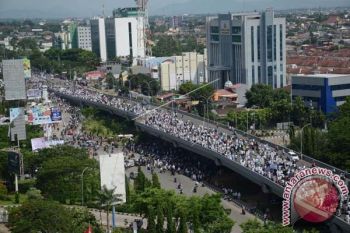 Demo Ahok ribuan massa di Makassar `longmarch`