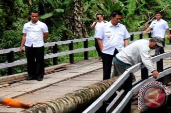 Barut Tingkatkan Perbaikan Infrastruktur Jalan Desa Di Gunung Timang 