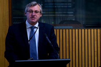 Australia`s proposed visa-ban likely breaches refugee convention: UN Official