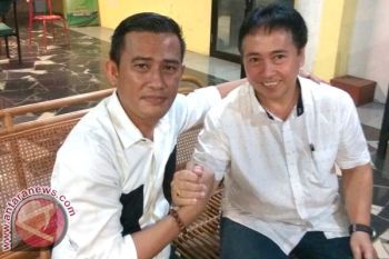 PWI Sulsel beri beasiswa anak wartawan berprestasi 