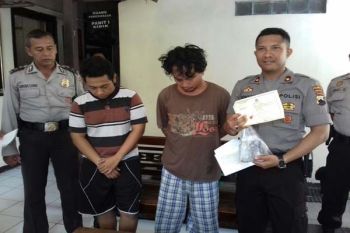 Asyik Pesta Narkoba, Dua Warga Solo Dibekuk Polisi