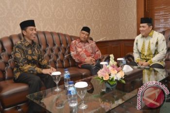 Ketua Umum Muhammadiyah Sambut Kedatangan Presiden Jokowi