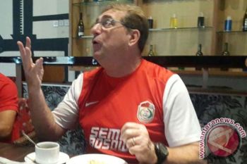 Robert Alberts Pilih Seleksi Bek Asing 