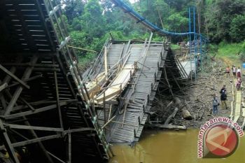 Jembatan Sei Benao Di Barito Utara Ambruk