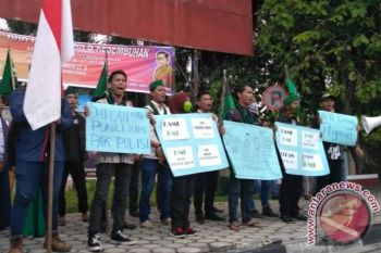 Demo Damai HMI di Depan Polda Kalteng, Ada Apa?