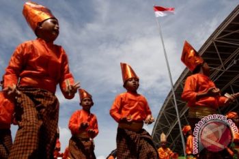 ATRAKSI TARI GANDRANG BULO