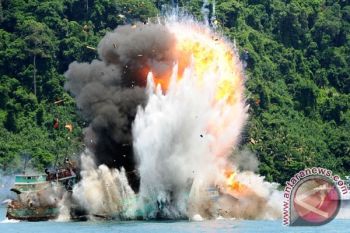 Kapal Patroli Indonesia Tangkap Delapan Kapal Nelayan Vietnam