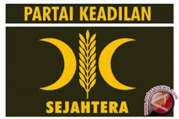 PKS Kerahkan Ratusan Sukarelawan Bantu Korban Bencana 
