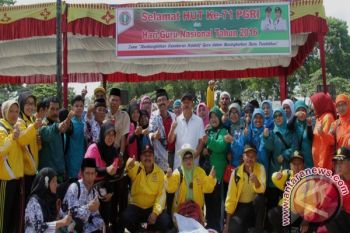 Tanah Datar Gelar Porsenia Sambut HUT PGRI ke-71