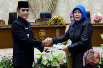 Barut Sampaikan Rancangan KUA-PPAS APBD 2017 