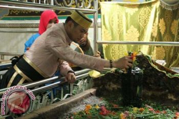 Danlantamal VI-Bupati Gowa ziarah Makam Pahlawan Nasional 
