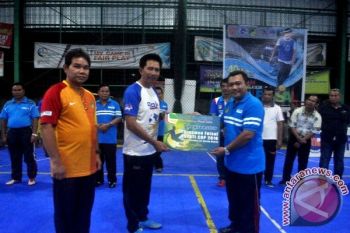 Polres Barut Raih Juara Umum Futsal Bupati Cup 2016