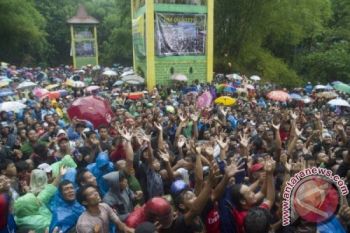 Ribuan Orang Ikuti Tradisi "Yaaqowiyyu" di Klaten