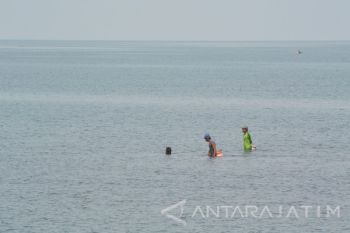 Nelayan Jaring Ikan