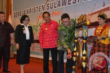 Menag Buka Sidang Sinode GkST Di Palu 