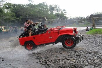Serunya "Off Road" di Kaki Merapi