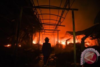Pasar Waru Semarang Ludes Terbakar