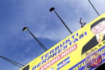 Bawaslu Ingatkan Calon Turunkan Alat Peraga Kampanye 