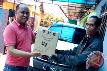 Lagi, Pedagang Pasar Besar Terima 60 Timbangan Digital Dari Pemkot 