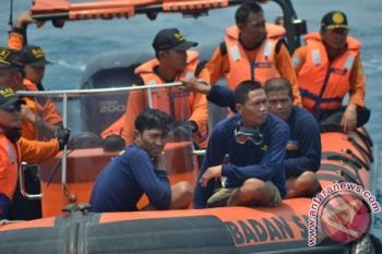 Tim Penyelam Tak Temukan Korban di Bangkai Kapal 