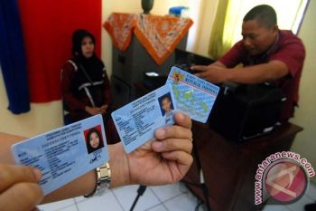 Lelang Blangko KTP Gagal, Ganjar: E-KTP Jangan Jadi Syarat Administrasi