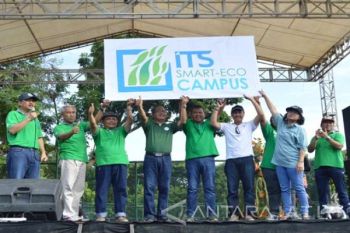 ITS Tanam 300 Pohon Wujudkan "Smart Eco Campus"