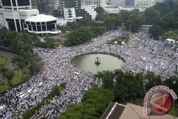 Ganjar Ajak Warga Jateng Tidak Ikut Aksi 2 Desember di Jakarta