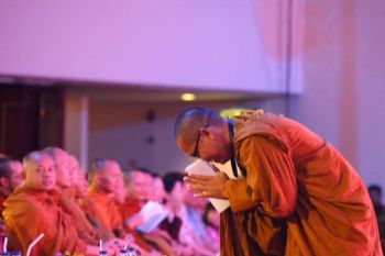 Umat Buddha Diajak Tebar Cinta Kasih Mulai Diri Sendiri