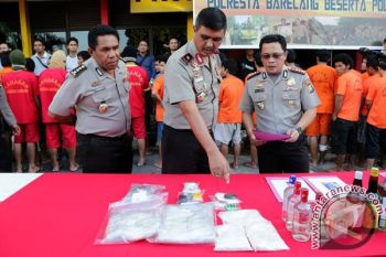 Polda Kepri Tangkap dan Sita Ratusan Ekstasi dan Sabu asal Malaysia