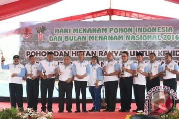 Presiden Beri Penghargaan Gubernur Sulut Olly Dondokambey 
