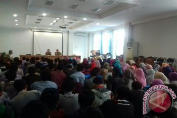 Diknas Kabupaten Musi Banyuasin berikan beasiswa berprestasi
