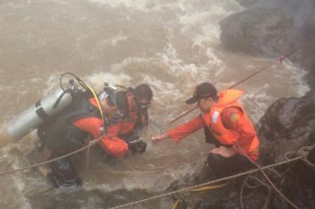 SAR Cilacap Cari Korban Tenggelam di Curug Putri