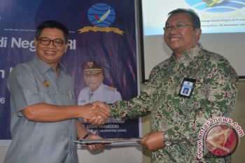 Gubernur Terima Piagam Penghargaan dari Menkeu                                     
