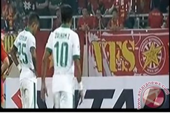 Penalti Manahati Lestusen bawa Indonesia unggul agregat 4-3