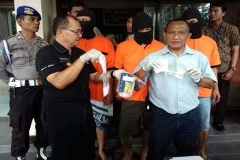 Asyik Pesta Sabu, Tiga Warga Solo Dibekuk Polisi