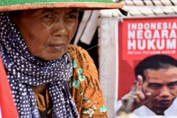 Warga Khawatir Dampak Pembatalan Pabrik Semen