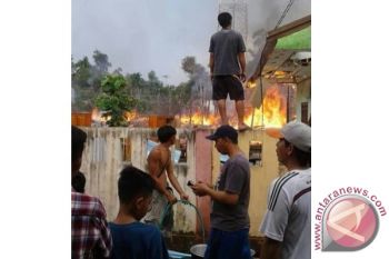 Akibat Sekolah Terbakar, Ratusan Murid SDN Barut Terpaksa Laksanakan Ulangan Di Balai Desa 
