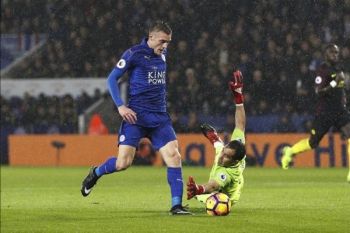 Leicester City Bungkam Manchester City 4-2