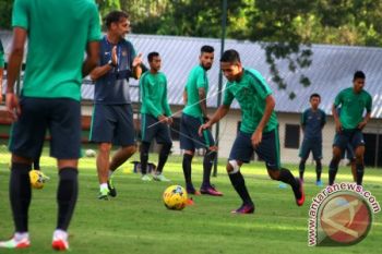 Timnas Indonesia Latihan Coba Tiga Bek Persiapan Final AFF