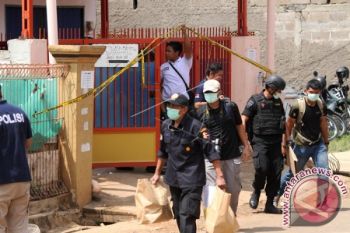 Polisi Tangka 4 Tersangka Kasus Penemuan Bom Bekasi